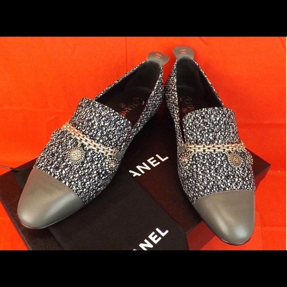 CHANEL MULTICOLOR silver charm moccasin loafers. - Picture 2 of 8
